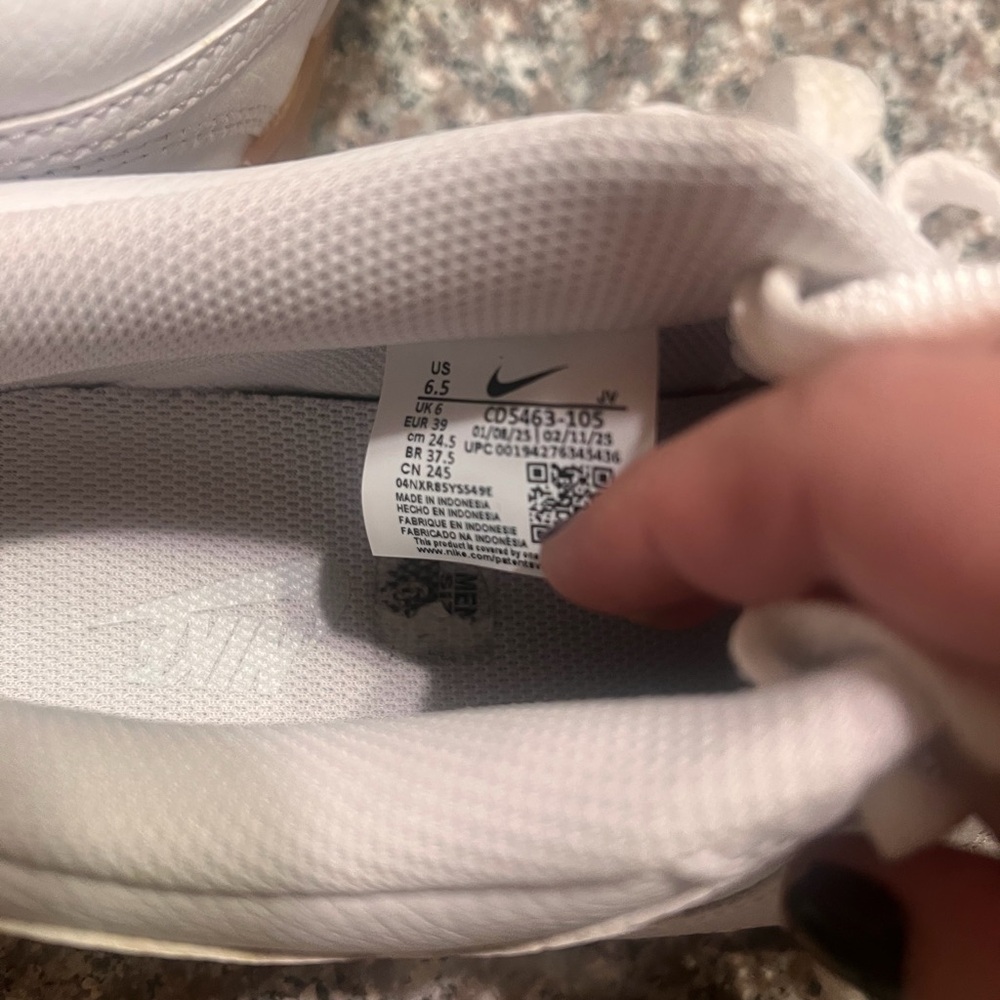 Nike Men's White Sneakers - image 3